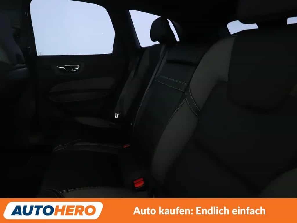 Volvo XC60 2.0 B4 R Design 2WD Aut.*NAVI*LED*TEMPO*CAM 06/2021-photo-13