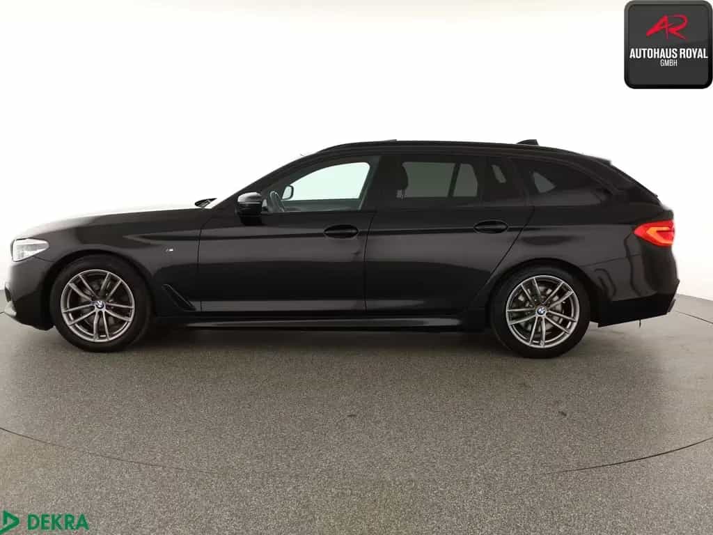 BMW 520 d T M SPORT PANO,HEADUP,AHK,KEYLESS,CARPLAY 01/2020-photo-1