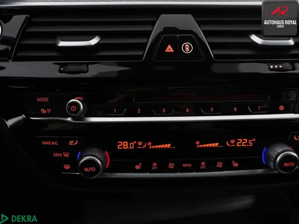 BMW 520 d T M SPORT PANO,HEADUP,AHK,KEYLESS,CARPLAY 01/2020-photo-23