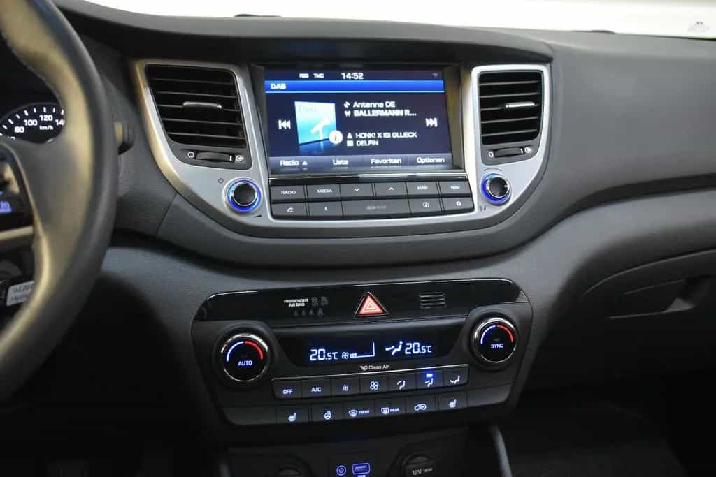 Hyundai TUCSON 1.6 Intro Edition 4WD+1.Hand+Nur.36.600km 12/2015-photo-16