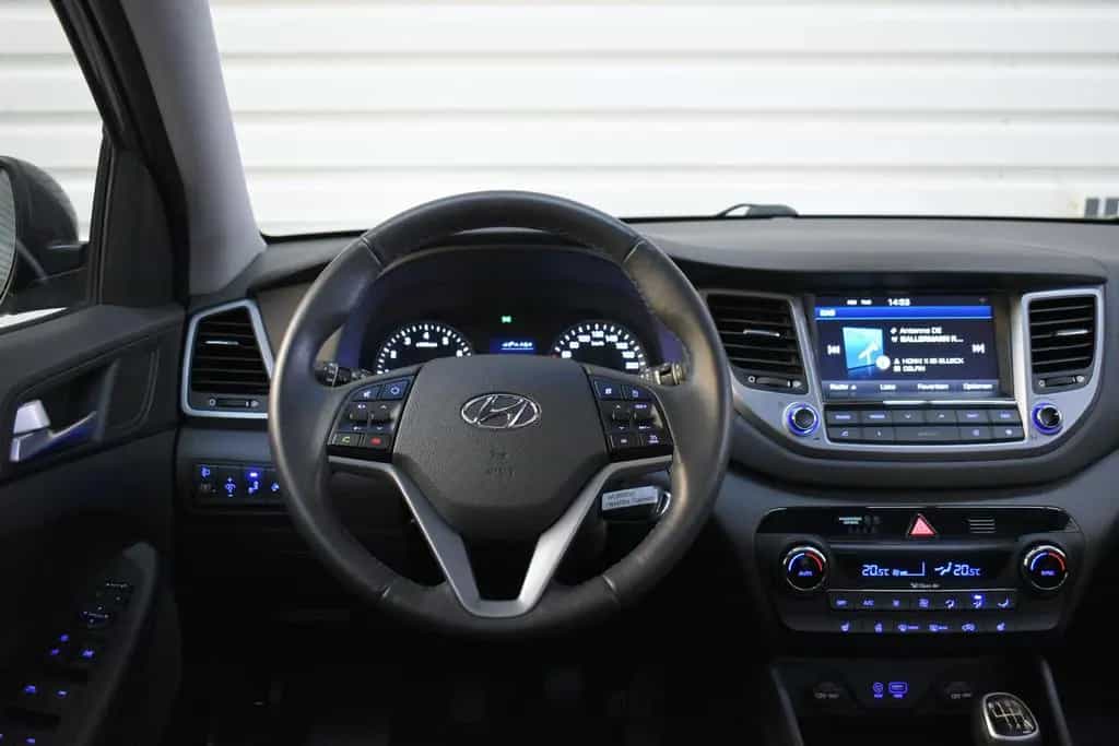 Hyundai TUCSON 1.6 Intro Edition 4WD+1.Hand+Nur.36.600km 12/2015-photo-19
