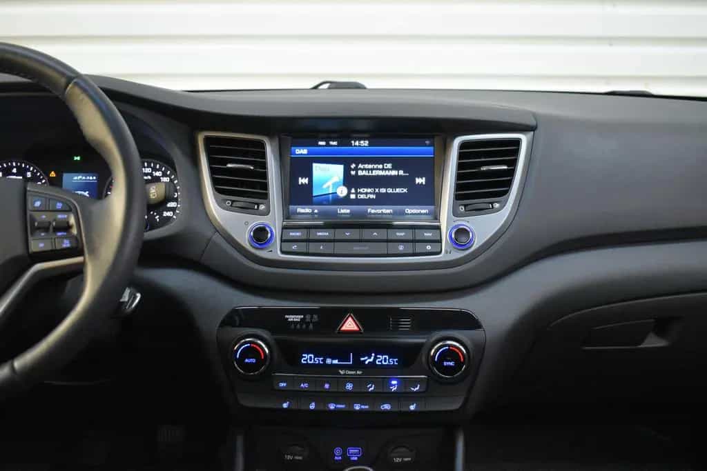 Hyundai TUCSON 1.6 Intro Edition 4WD+1.Hand+Nur.36.600km 12/2015-photo-20
