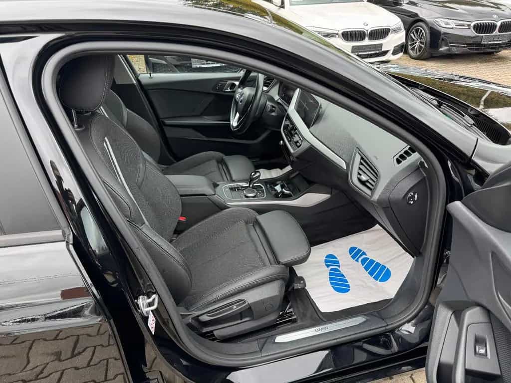 BMW 1 Series 118i Limousine  Advantage*Head Up*Lichtpaket*SHZ 12/2019-photo-13