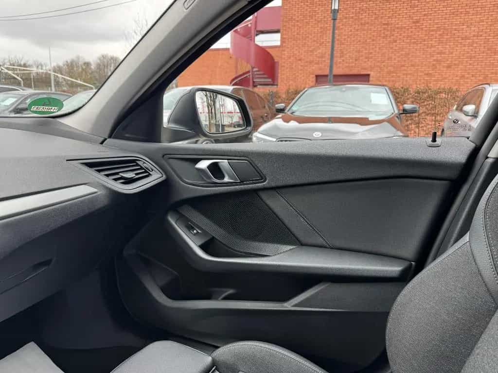 BMW 1 Series 118i Limousine  Advantage*Head Up*Lichtpaket*SHZ 12/2019-photo-26