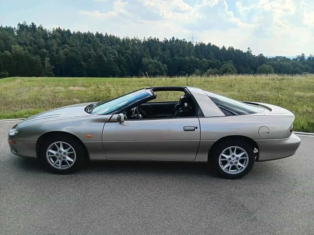 Chevrolet Camaro mit Gutachten 12/2000-photo-1