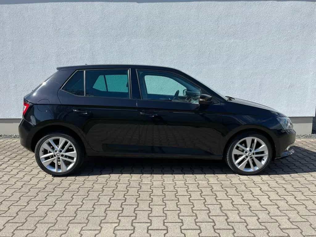Skoda Fabia DSG RF-Kamera Sitzheizg Parkpilot Navi 10/2016-photo-1
