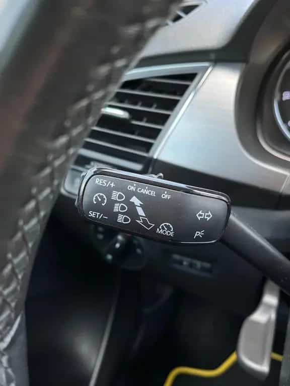 Skoda Fabia DSG RF-Kamera Sitzheizg Parkpilot Navi 10/2016-photo-12