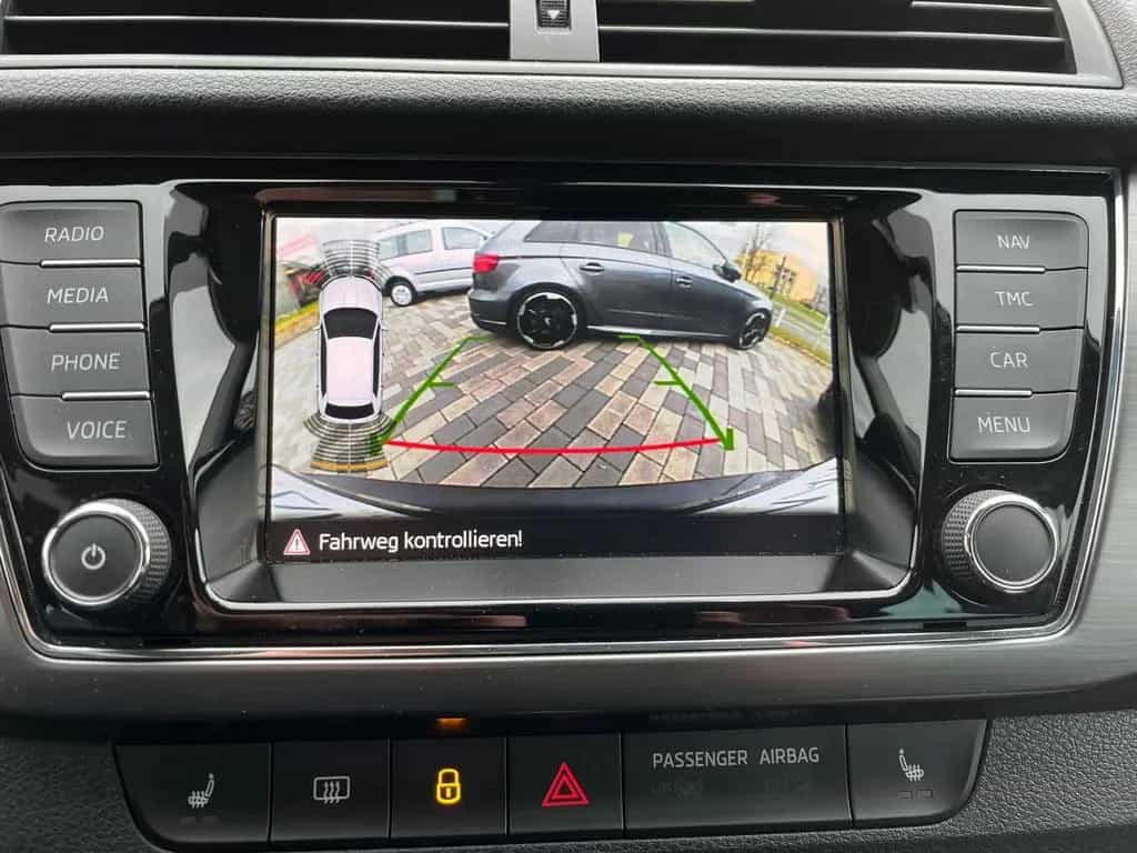 Skoda Fabia DSG RF-Kamera Sitzheizg Parkpilot Navi 10/2016-photo-15