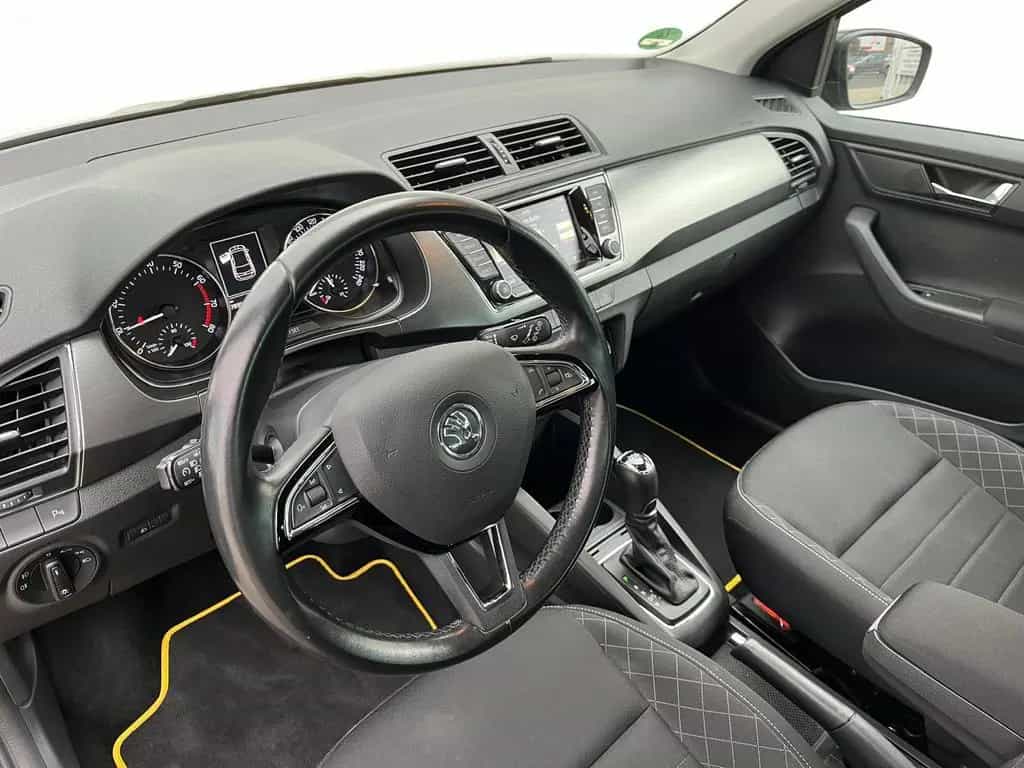 Skoda Fabia DSG RF-Kamera Sitzheizg Parkpilot Navi 10/2016-photo-16