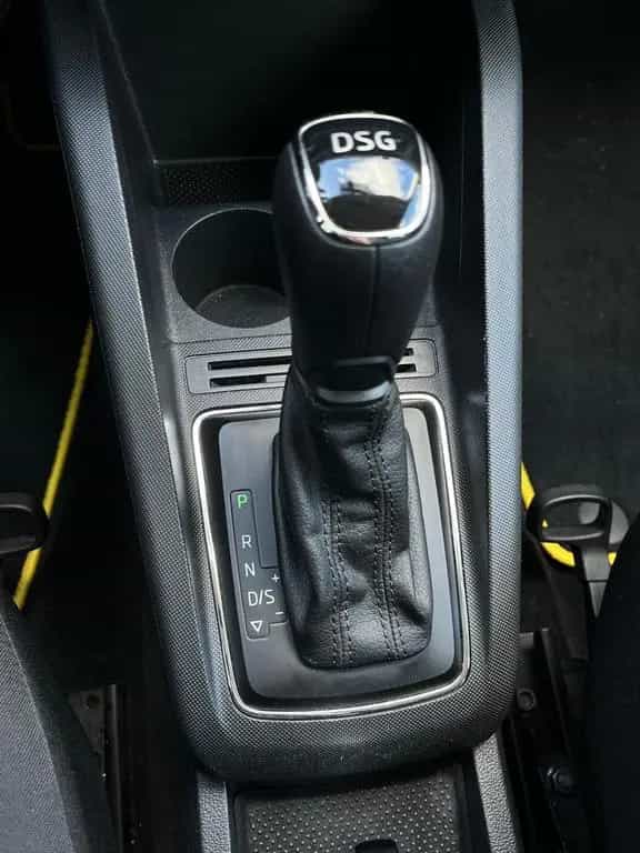 Skoda Fabia DSG RF-Kamera Sitzheizg Parkpilot Navi 10/2016-photo-18