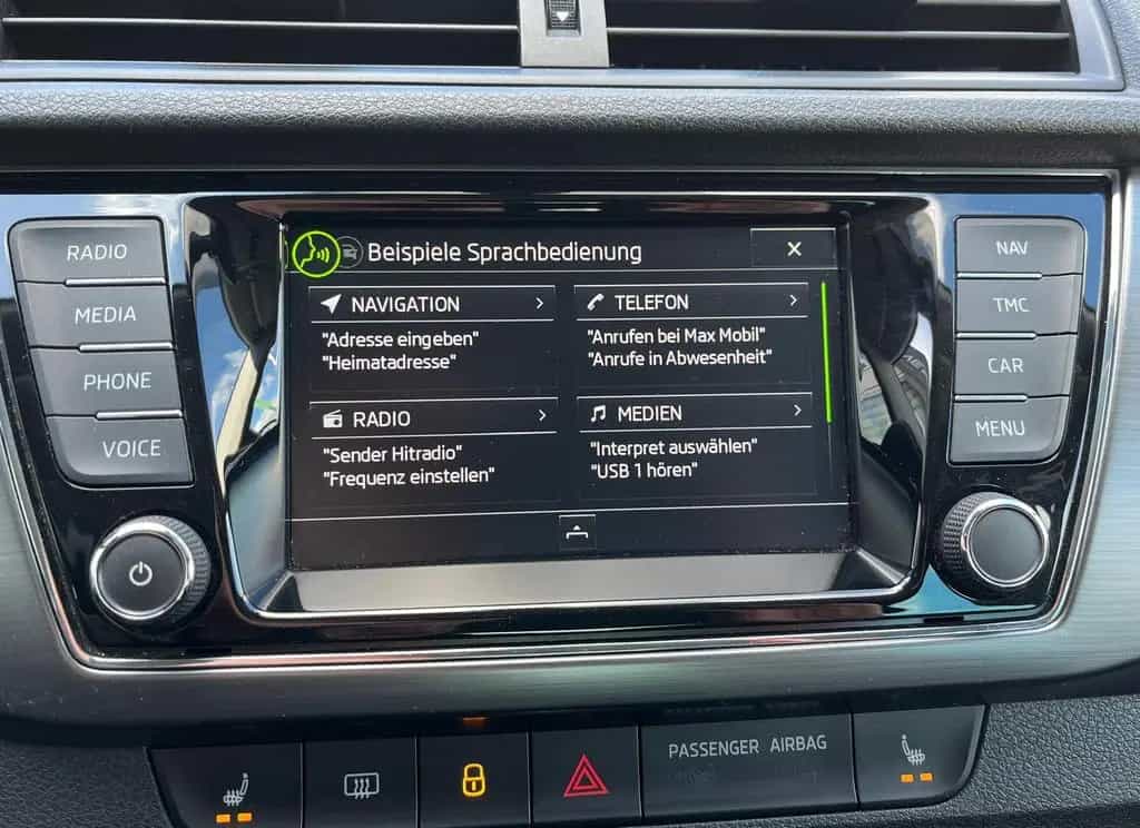 Skoda Fabia DSG RF-Kamera Sitzheizg Parkpilot Navi 10/2016-photo-19