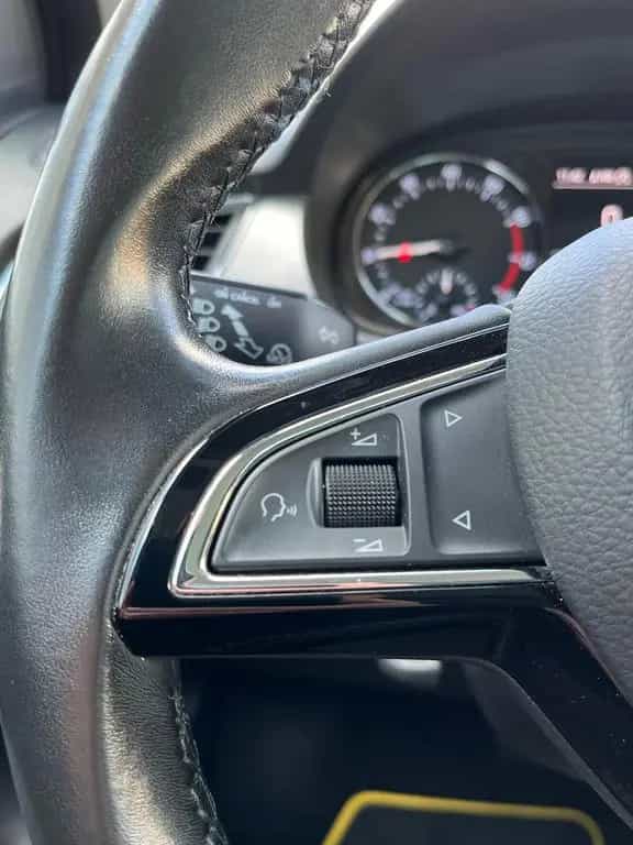 Skoda Fabia DSG RF-Kamera Sitzheizg Parkpilot Navi 10/2016-photo-22