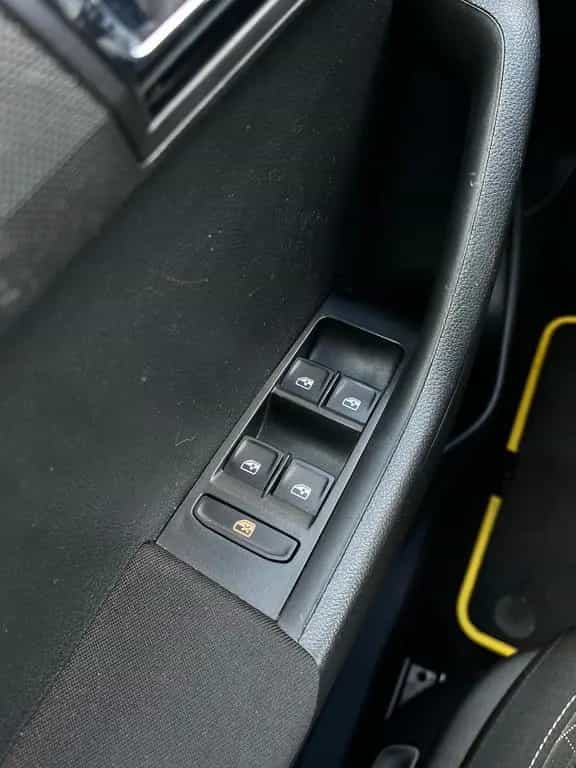 Skoda Fabia DSG RF-Kamera Sitzheizg Parkpilot Navi 10/2016-photo-25
