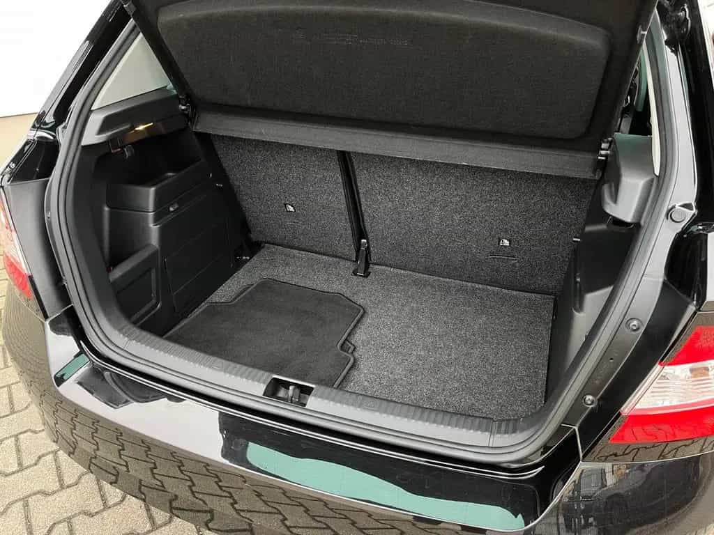 Skoda Fabia DSG RF-Kamera Sitzheizg Parkpilot Navi 10/2016-photo-29