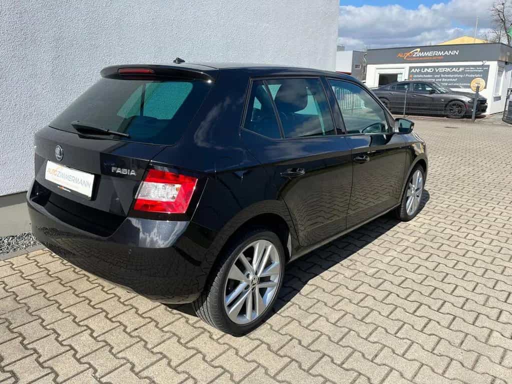 Skoda Fabia DSG RF-Kamera Sitzheizg Parkpilot Navi 10/2016-photo-3