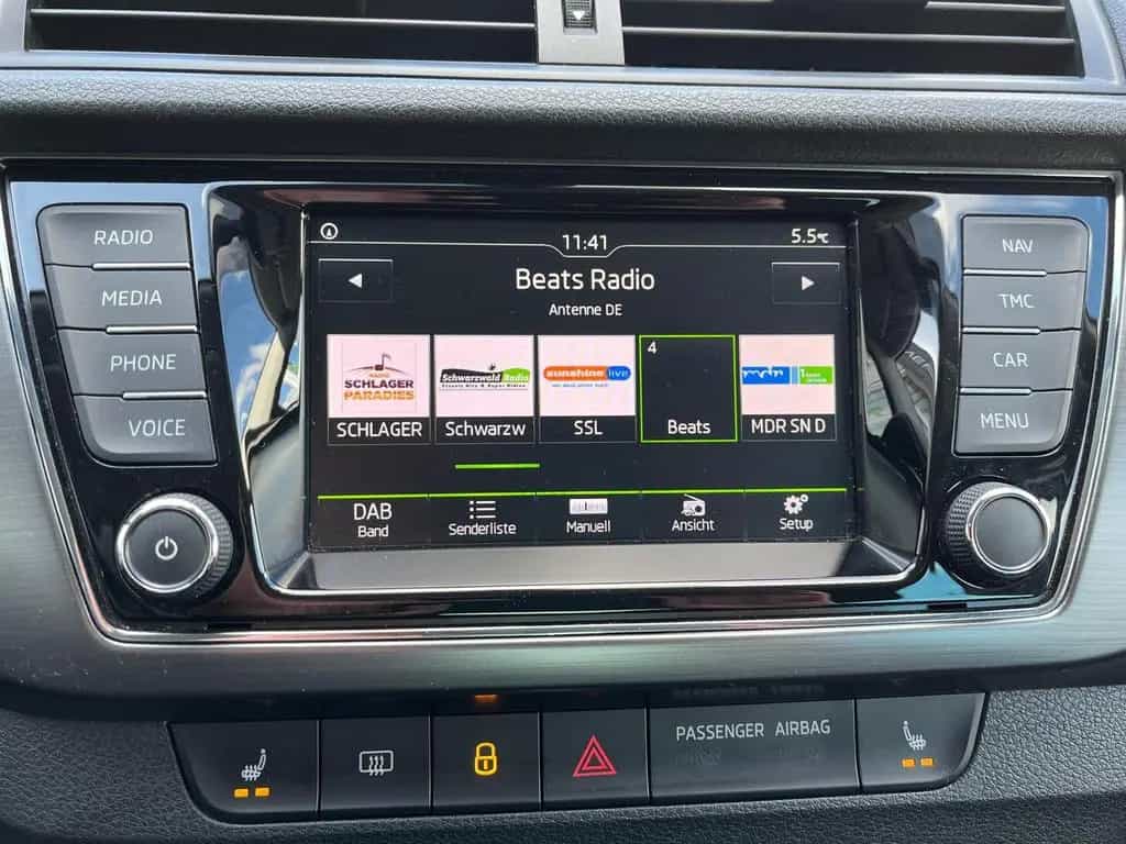 Skoda Fabia DSG RF-Kamera Sitzheizg Parkpilot Navi 10/2016-photo-9