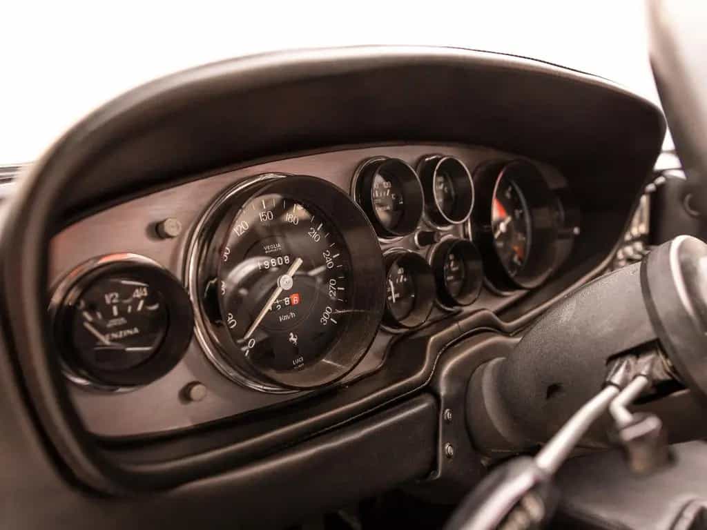 Ferrari 365 Daytona 10/1972-photo-17