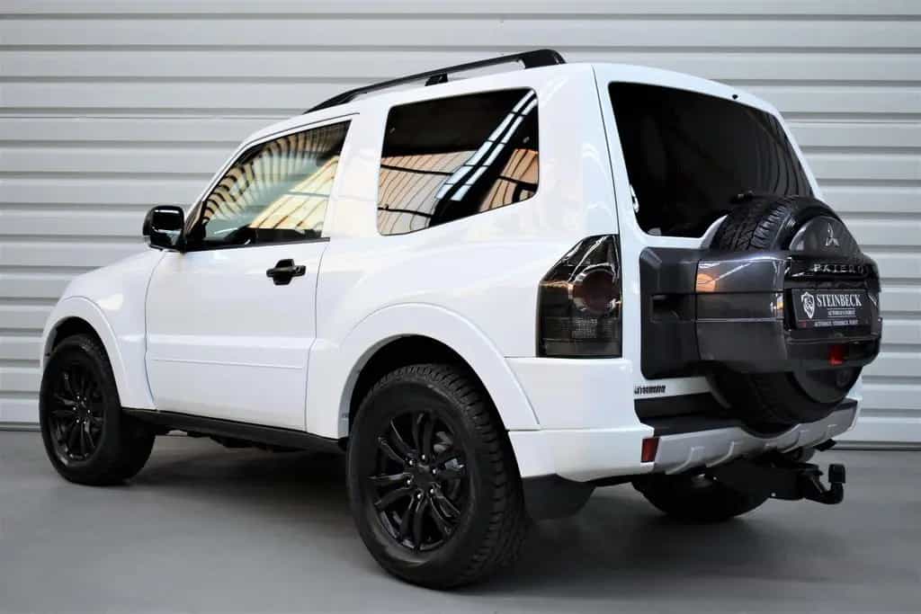 Mitsubishi Pajero 3.2 DI-D Top Autom.+Schiebedach+AHK+Xenon 12/2017-photo-1