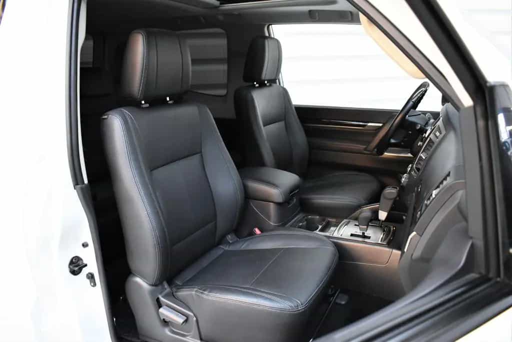 Mitsubishi Pajero 3.2 DI-D Top Autom.+Schiebedach+AHK+Xenon 12/2017-photo-10