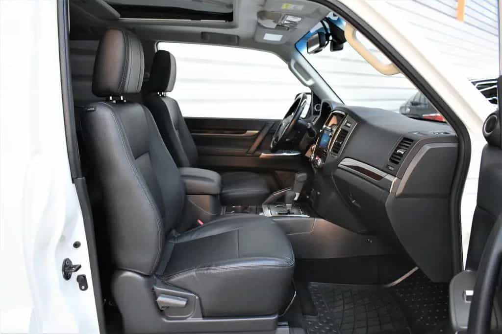 Mitsubishi Pajero 3.2 DI-D Top Autom.+Schiebedach+AHK+Xenon 12/2017-photo-11