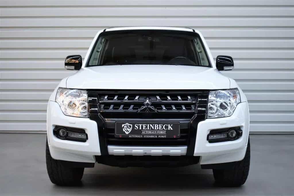 Mitsubishi Pajero 3.2 DI-D Top Autom.+Schiebedach+AHK+Xenon 12/2017-photo-4