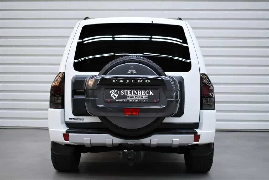 Mitsubishi Pajero 3.2 DI-D Top Autom.+Schiebedach+AHK+Xenon 12/2017-photo-5