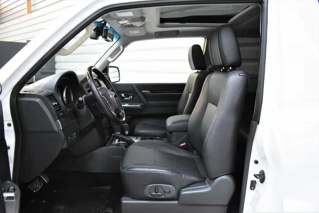 Mitsubishi Pajero 3.2 DI-D Top Autom.+Schiebedach+AHK+Xenon 12/2017-photo-9