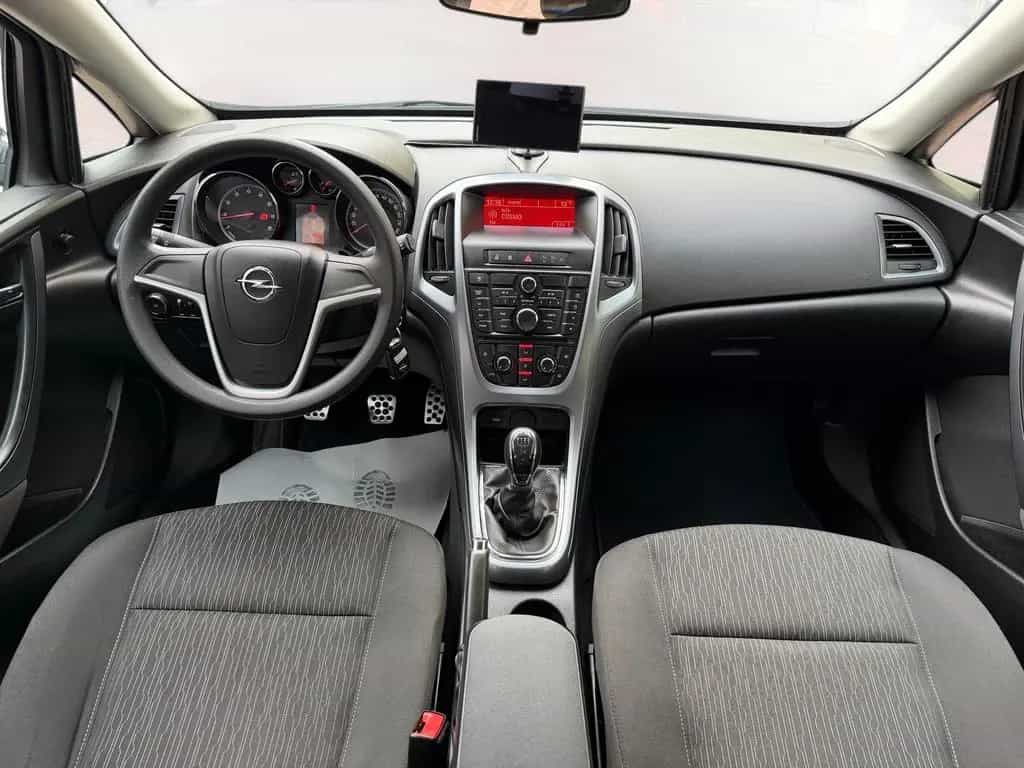Opel Astra J 5-trg. Selection *Tüv Neu* 06/2015-photo-10