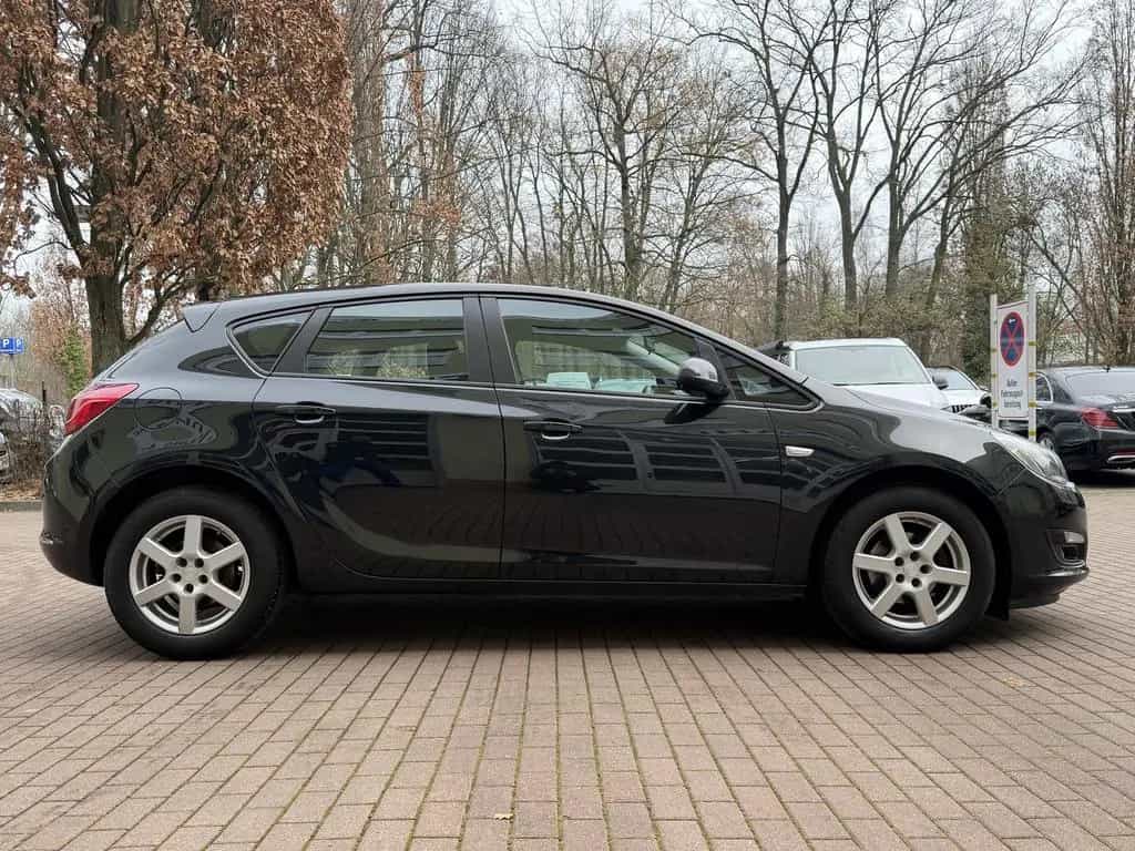 Opel Astra J 5-trg. Selection *Tüv Neu* 06/2015-photo-12