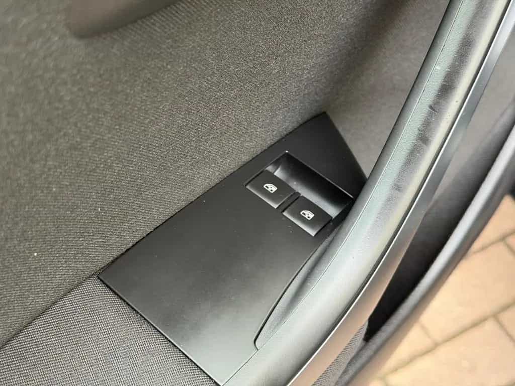 Opel Astra J 5-trg. Selection *Tüv Neu* 06/2015-photo-13