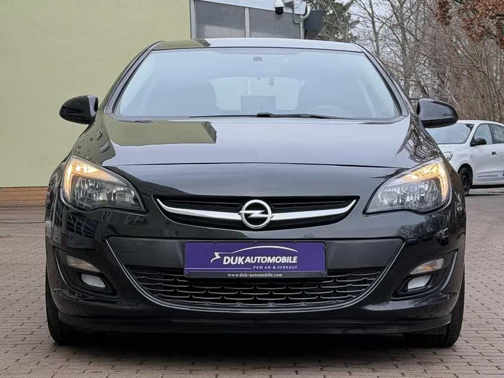 Opel Astra J 5-trg. Selection *Tüv Neu* 06/2015-photo-30