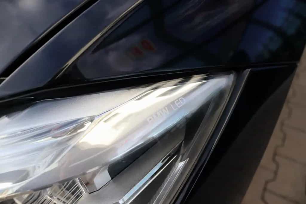 BMW 320 d Touring Sport Line Navi Klima SHZ PDC LED 07/2019-photo-11