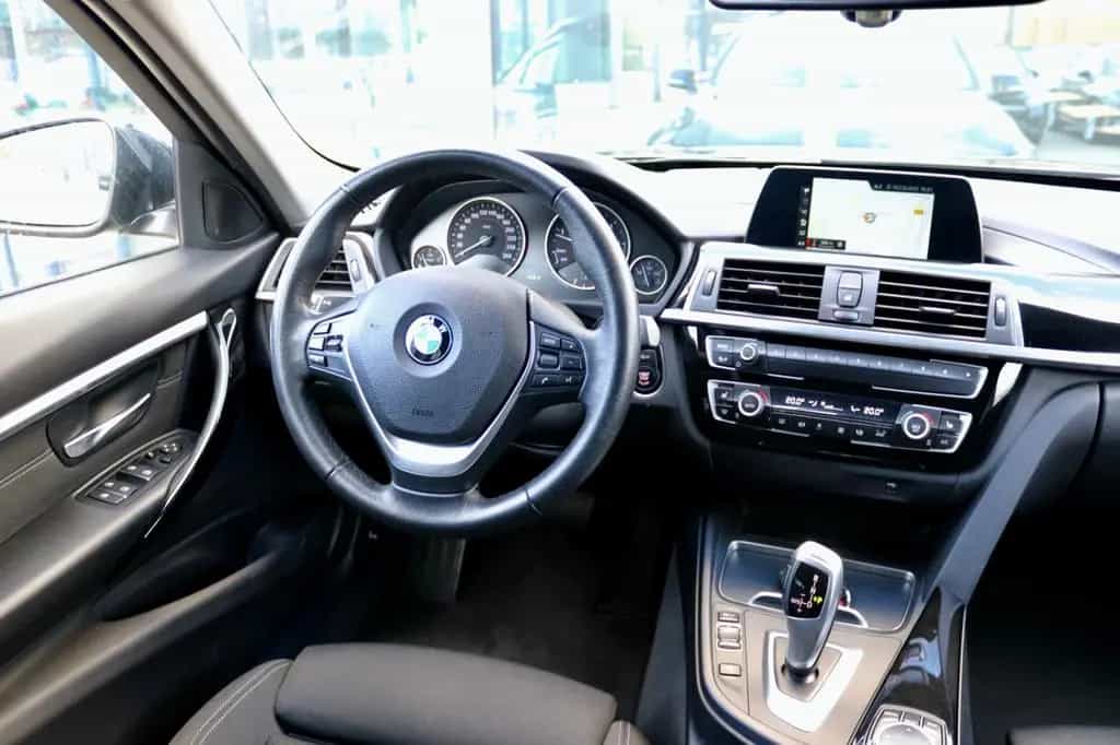 BMW 320 d Touring Sport Line Navi Klima SHZ PDC LED 07/2019-photo-16