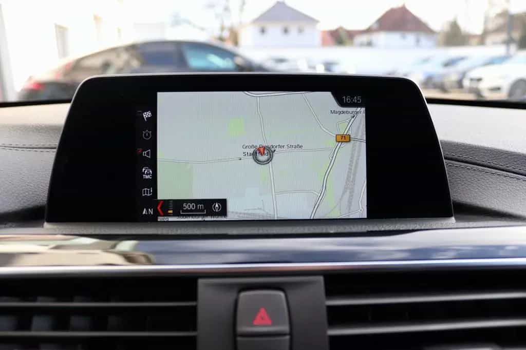 BMW 320 d Touring Sport Line Navi Klima SHZ PDC LED 07/2019-photo-22