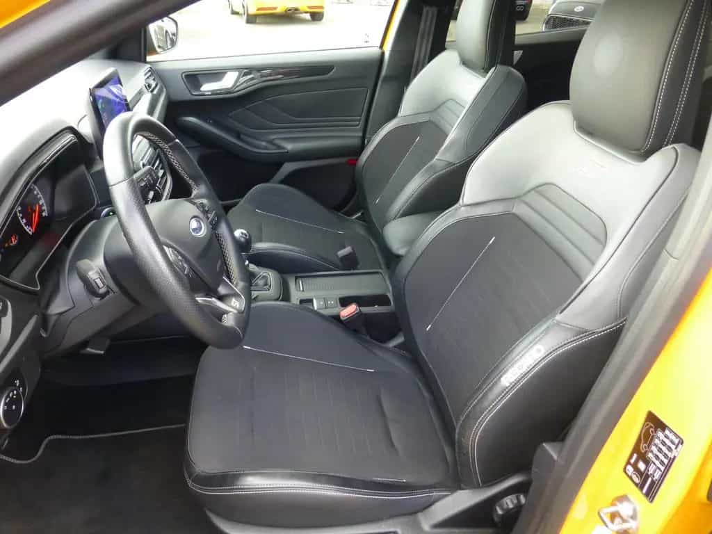 Ford Focus ST Performance Paket, HUD,Kamera,19Zoll 06/2020-photo-11