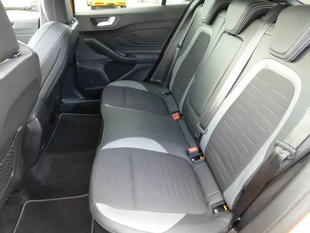 Ford Focus ST Performance Paket, HUD,Kamera,19Zoll 06/2020-photo-13