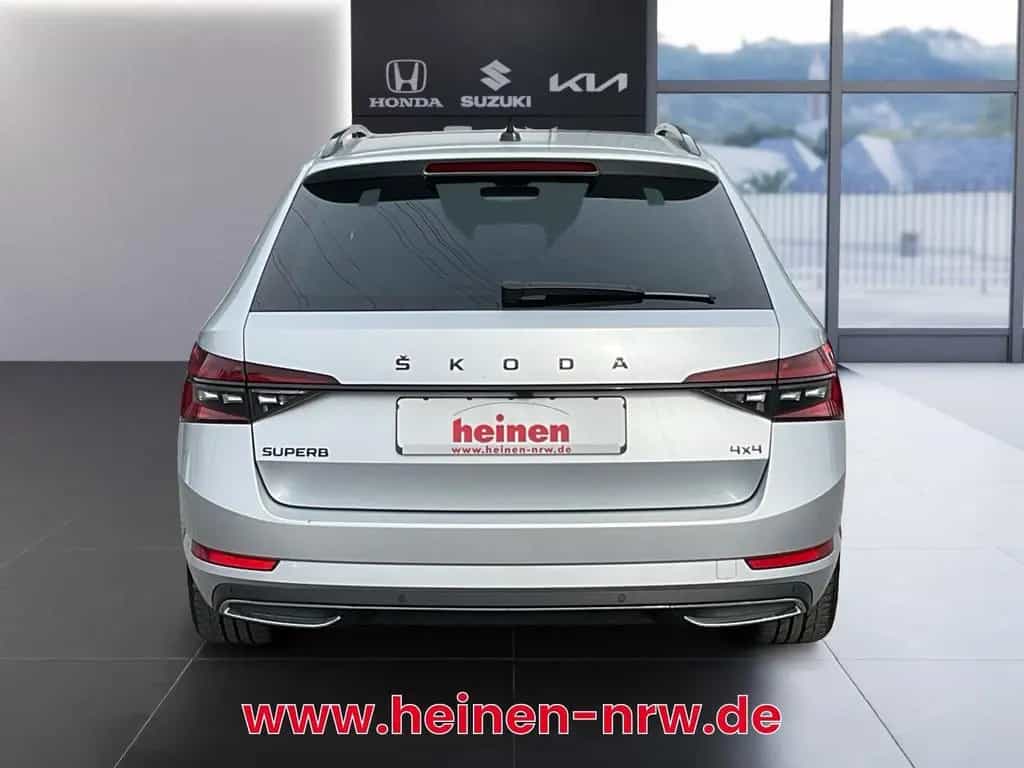 Skoda Superb Combi 2.0TDI 4x4 Sportline 360+AHK+LED+NA 12/2022-photo-4