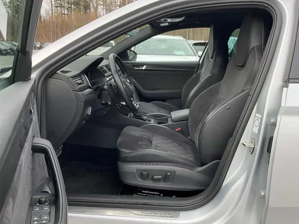 Skoda Superb Combi 2.0TDI 4x4 Sportline 360+AHK+LED+NA 12/2022-photo-5