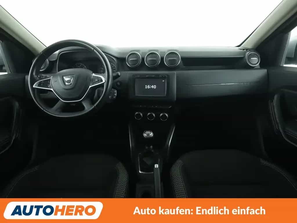 Dacia Duster 1.2 TCe Prestige*NAVI*360°*PDC*SHZ*TEMPO* 06/2018-photo-11