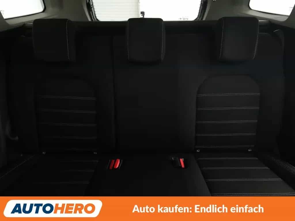 Dacia Duster 1.2 TCe Prestige*NAVI*360°*PDC*SHZ*TEMPO* 06/2018-photo-15