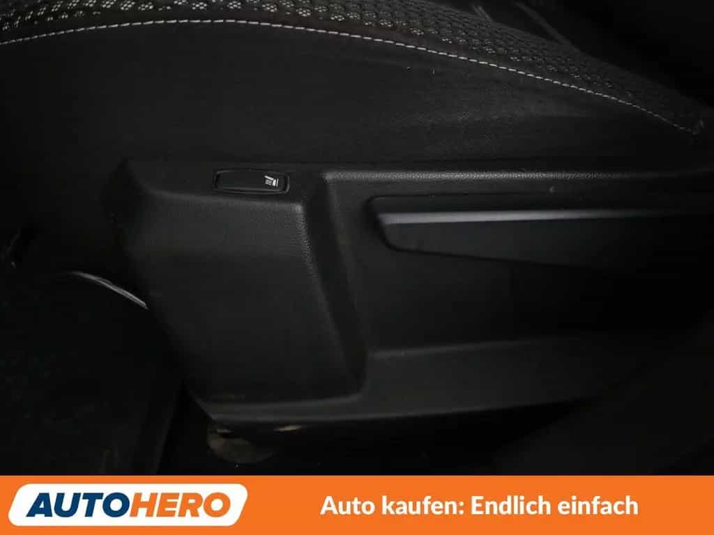 Dacia Duster 1.2 TCe Prestige*NAVI*360°*PDC*SHZ*TEMPO* 06/2018-photo-32