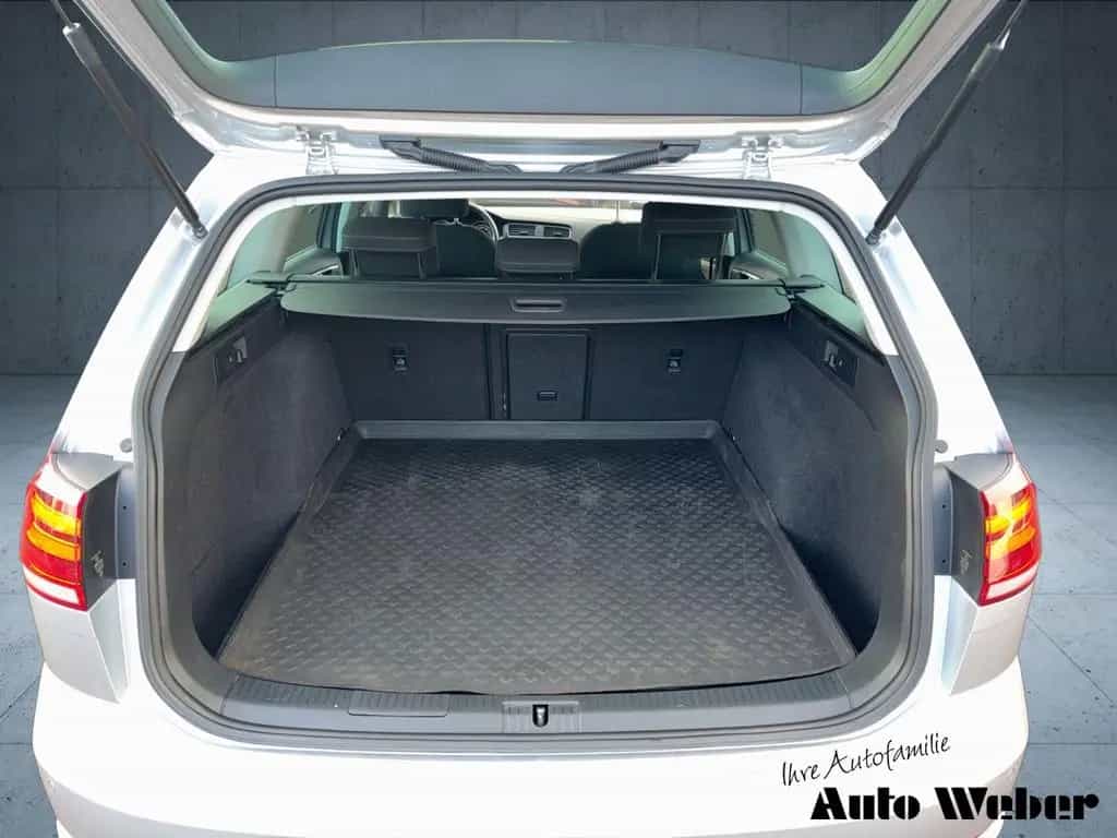 Volkswagen Golf VII 2.0 TDI Highline AHK Navi Soundsystem L 06/2020-photo-12