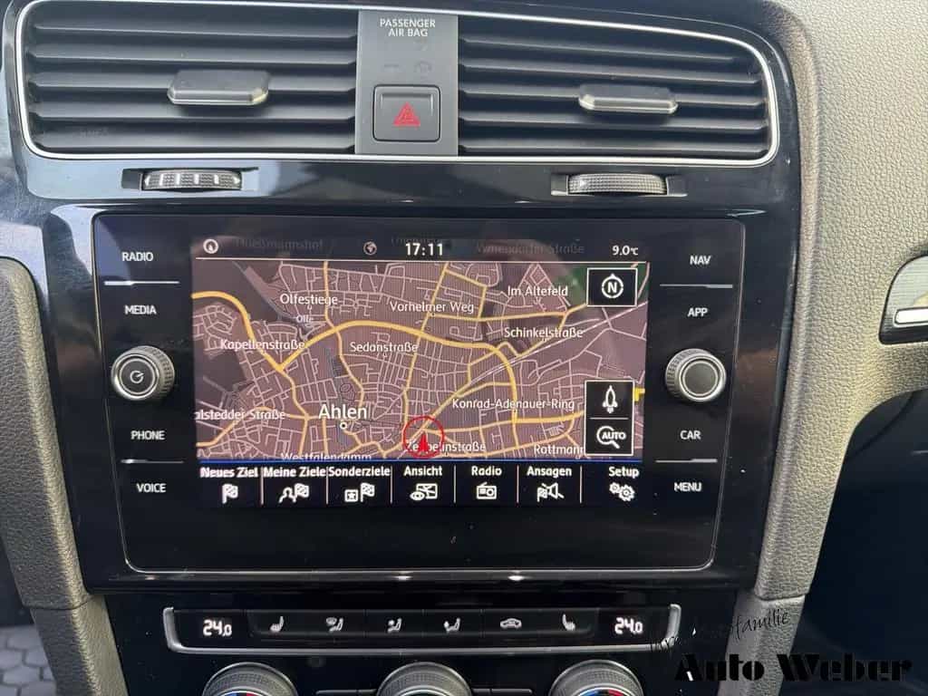 Volkswagen Golf VII 2.0 TDI Highline AHK Navi Soundsystem L 06/2020-photo-22