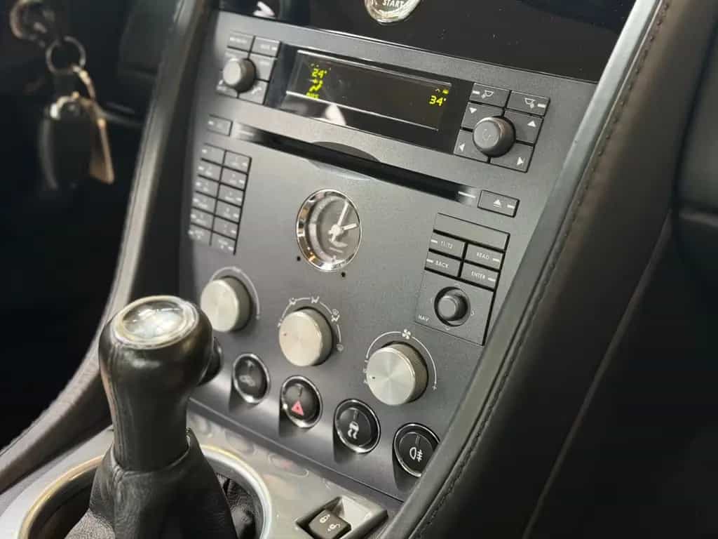 Aston Martin V8 Vantage Vantage  V8 KLIMA XEN NAV SHZ PDC LEDER 02/2006-photo-18