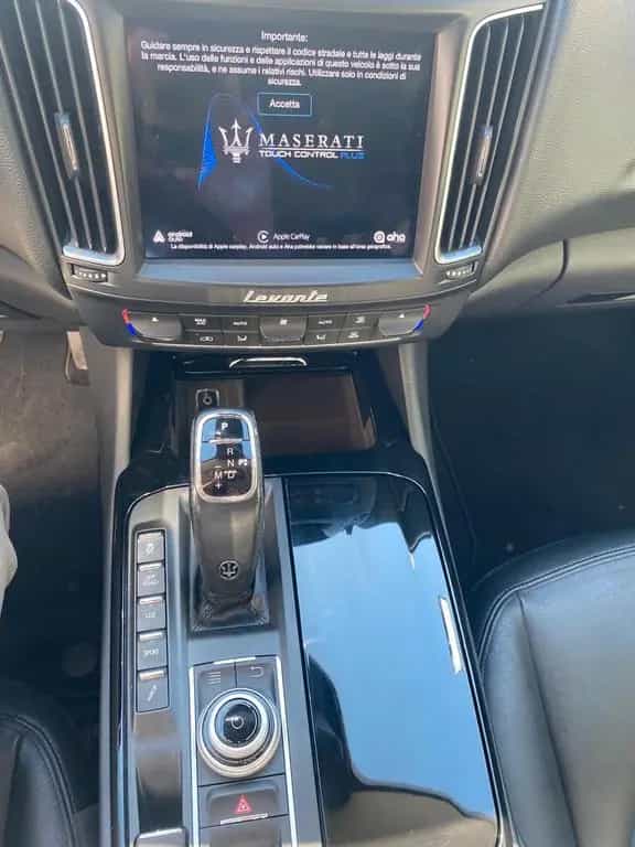 Maserati Levante V6 Diesel AWD Granlusso "Leggi 05/2019-photo-4