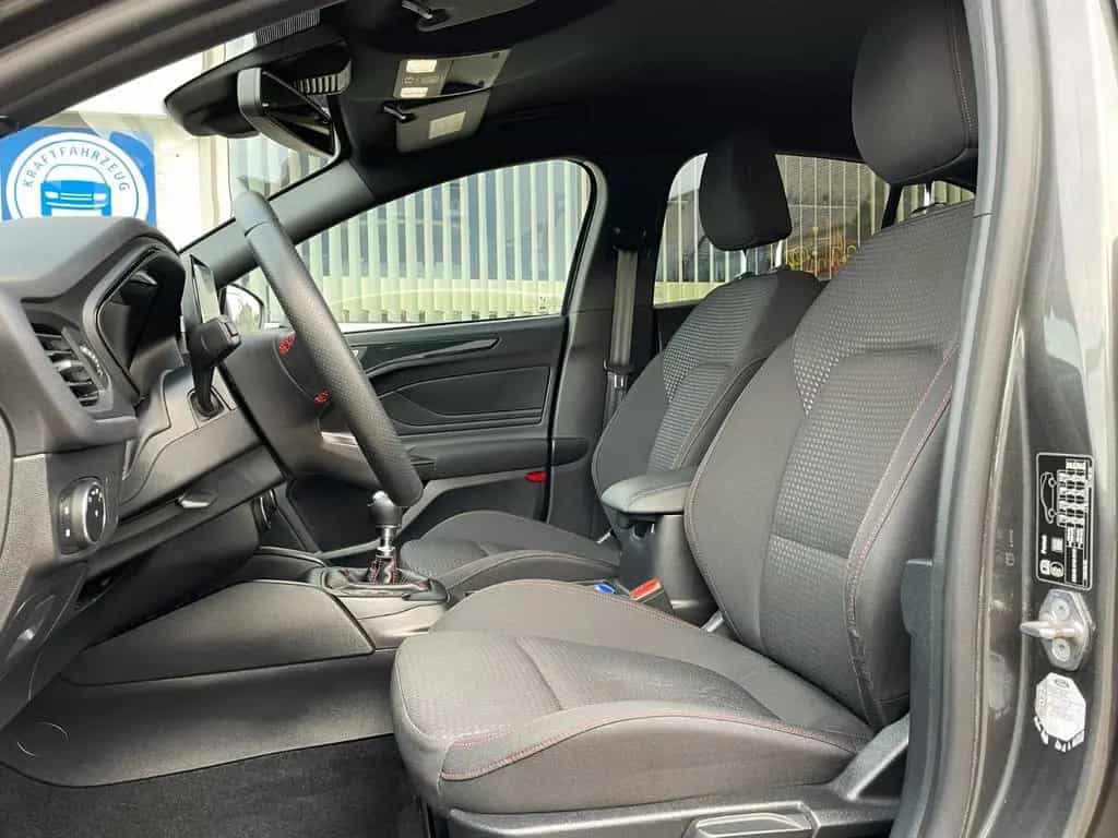 Ford Focus 1.5 EcoBoost ST-Line 06/2020-photo-5
