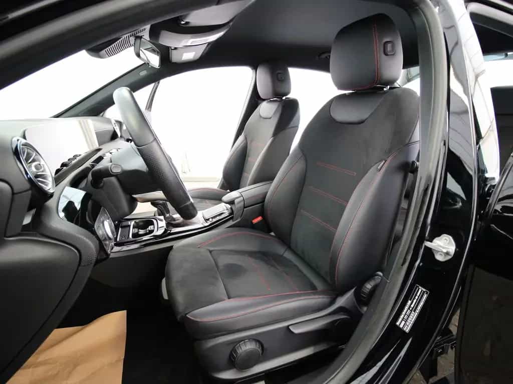 Mercedes-Benz A 180 Limousine AMG Line NAVI+LED+ALU18+TEMPOMAT 10/2020-photo-9