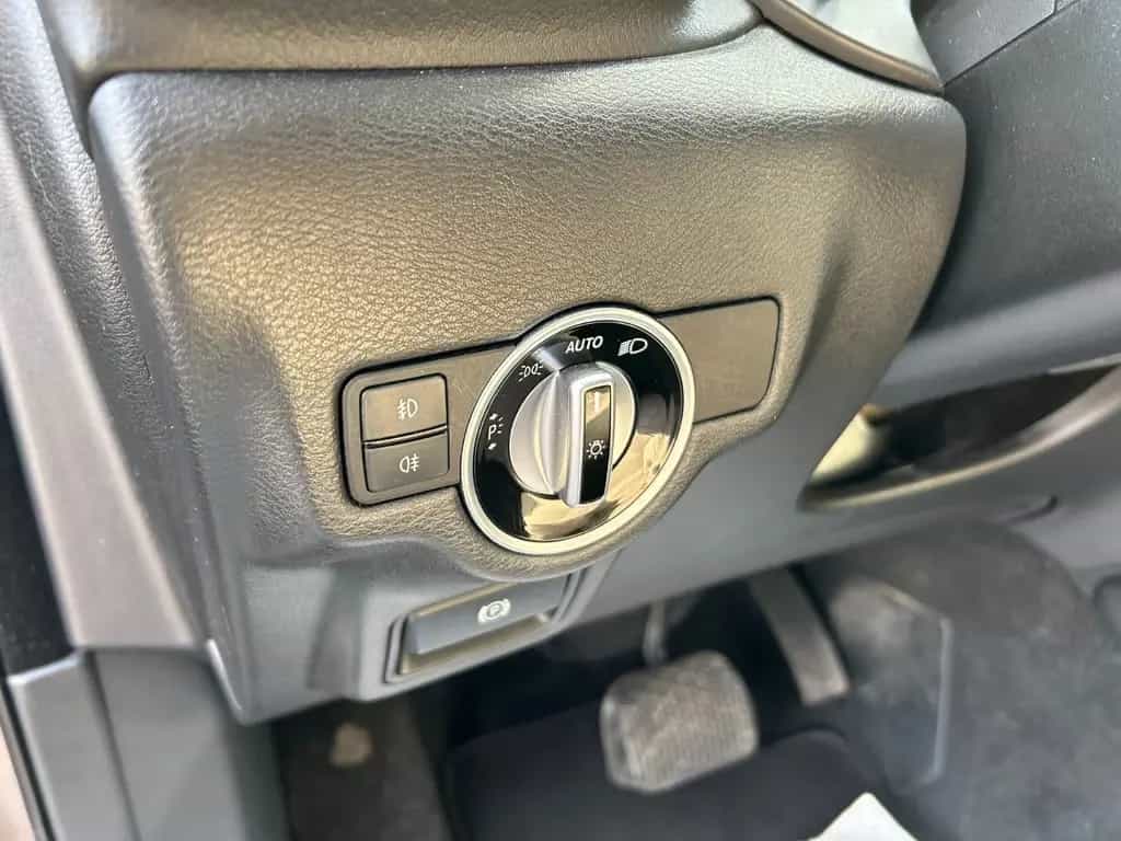 Infiniti Q30 2.2d Premium Navi Kamera Leder Memory 08/2019-photo-11
