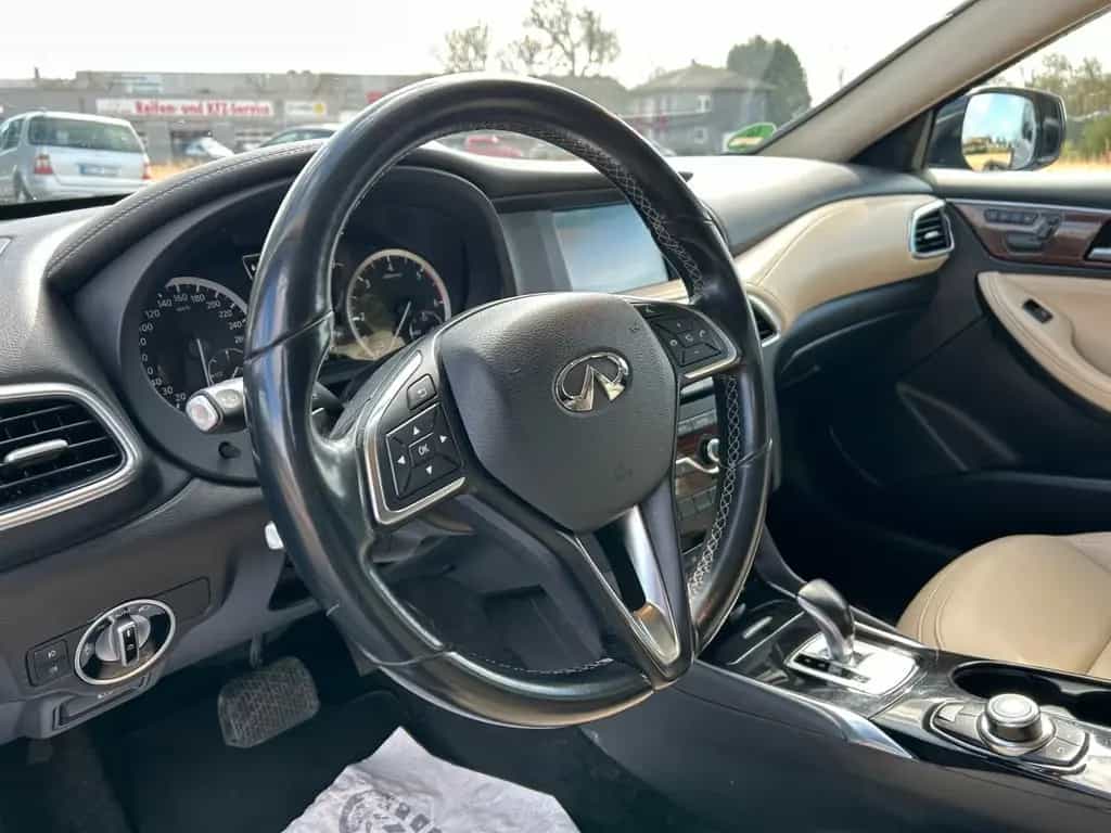 Infiniti Q30 2.2d Premium Navi Kamera Leder Memory 08/2019-photo-12