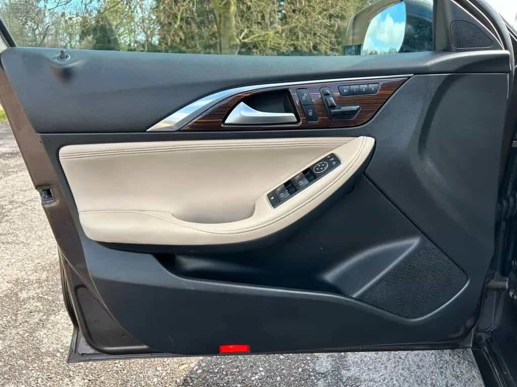 Infiniti Q30 2.2d Premium Navi Kamera Leder Memory 08/2019-photo-13